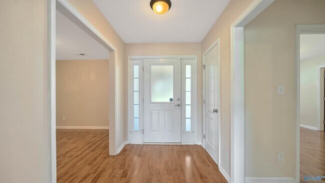 Building Photo - 113 NW Imogene Way