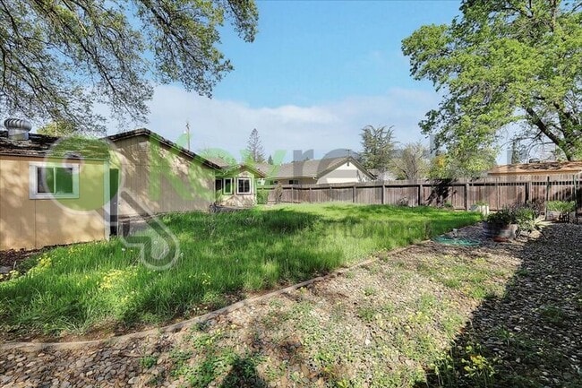 Building Photo - 2624 Walnut Ave