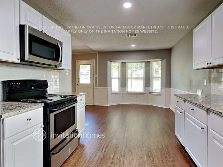 Building Photo - 6476 Green Ridge Dr