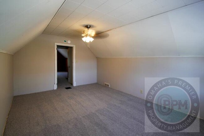 Building Photo - Spacious 4bd/2Ba Home