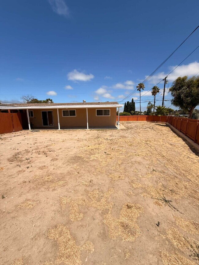 Building Photo - $3,500 - 3 Bed / 1 Bath House in Chula Vista with a Large Yard!