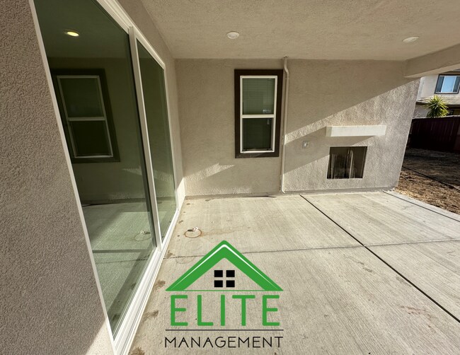 Building Photo - Spacious 5-Bedroom Home with Private In-Law Suite in Desirable Natomas Location