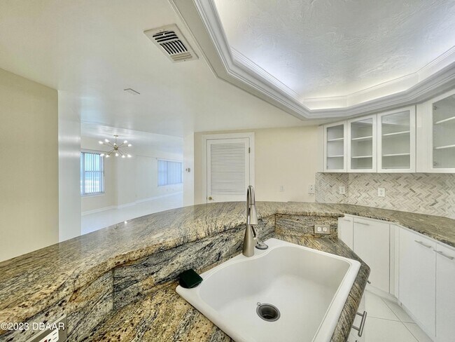 Building Photo - 4575 S Atlantic Ave