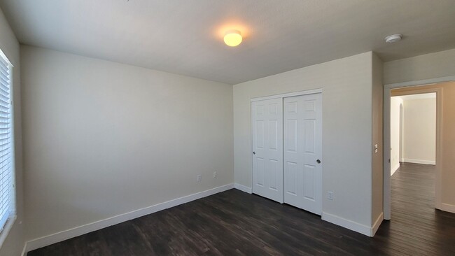 Building Photo - 9444 Grandview Spring Ave
