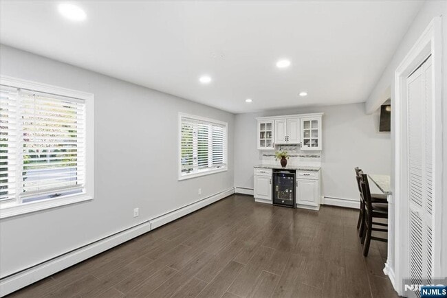 Building Photo - 473 Lincoln Dr