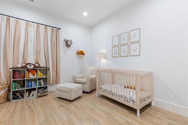 Building Photo - 9847 Mixon Dr