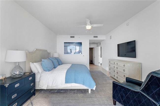 Building Photo - 2200 N Ocean Blvd