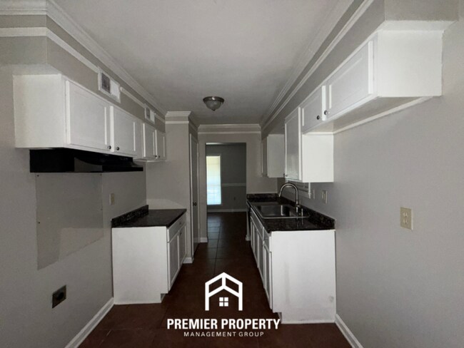 Building Photo - 3712 Covington Pike
