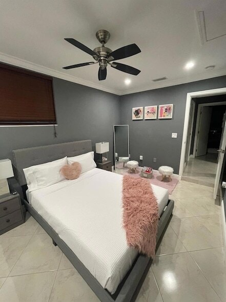 Building Photo - 584 Vossler Ave