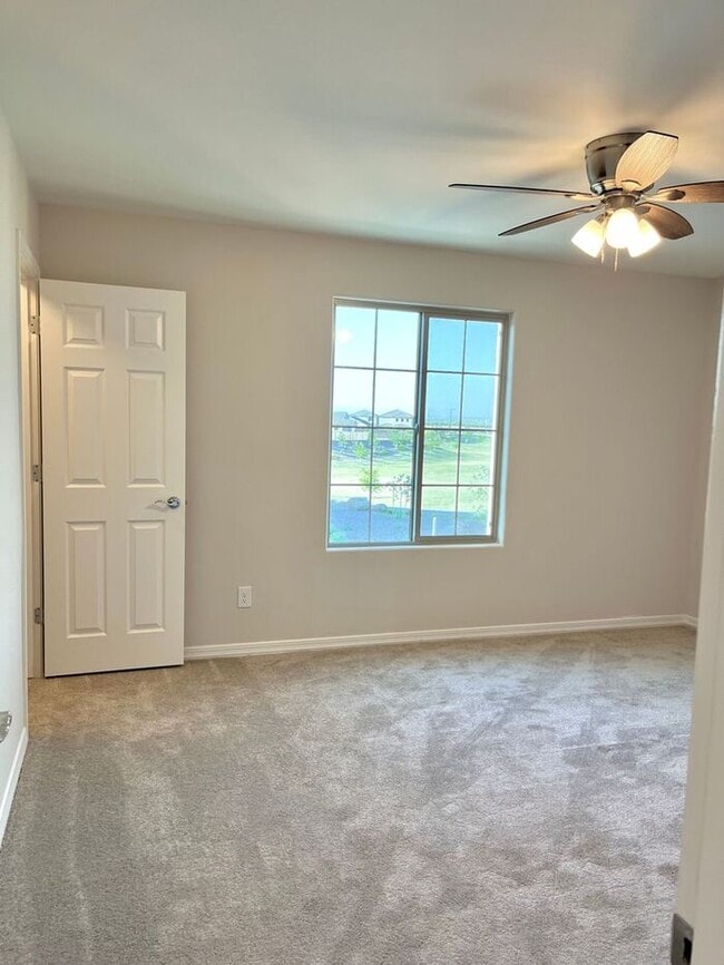 Building Photo - MOVE IN SPECIALS!! 2 Master Suites Open Ceiling Modern Home for RENT!