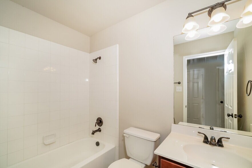 Building Photo - 2123 Dodge Dr