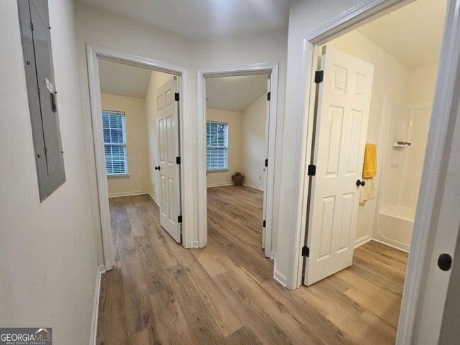 Building Photo - 619 Kenridge Way