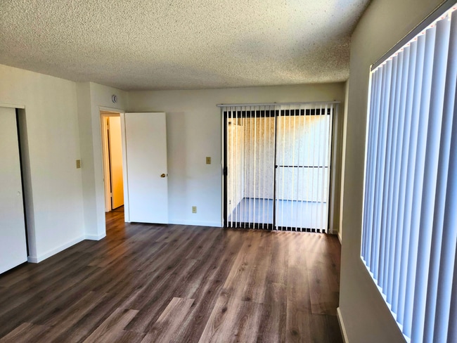 Interior Photo - 827 Grand Ave Long Beach Apartments