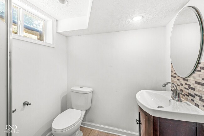 Building Photo - 5305 Evanston Ave