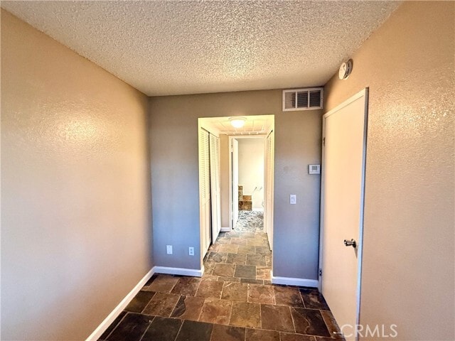 Building Photo - 3640 Oak Creek Dr