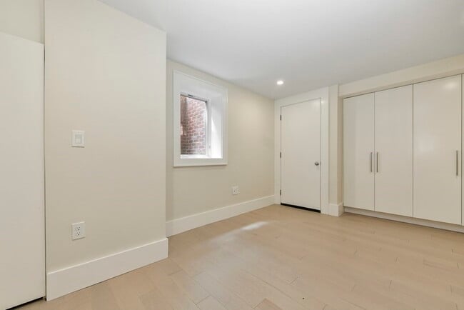 Building Photo - 55 Clarendon St