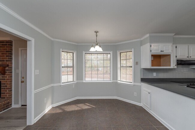 Building Photo - Updated 3 BR/2 BA - 10 Minutes From Gate 5 @ Ft. Gordon