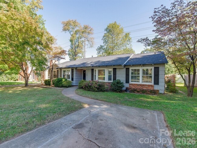 Building Photo - 709 Cooper Dr