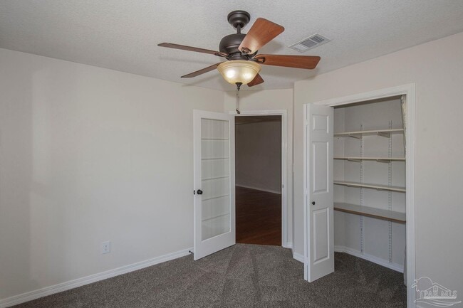 Building Photo - 5490 Oakmont Dr