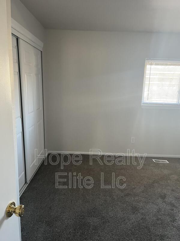 Building Photo - 2463 Astrozon Cir