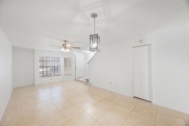 Building Photo - A02