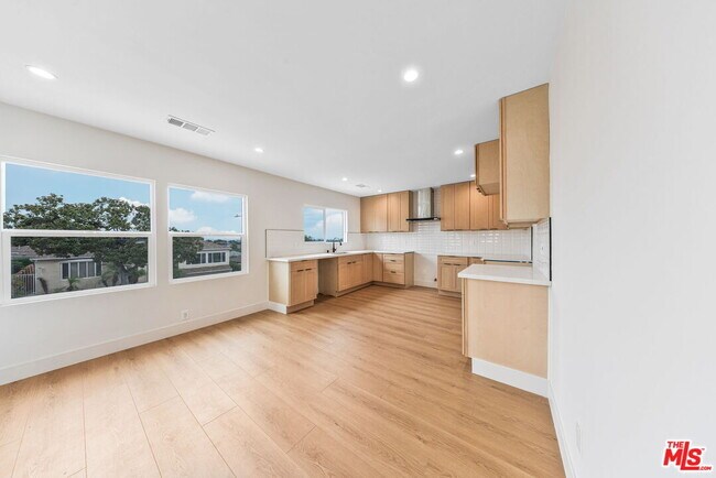 Building Photo - 5455 Harcross Dr