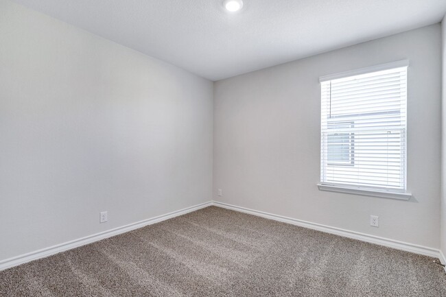 Building Photo - Brookstone Creek