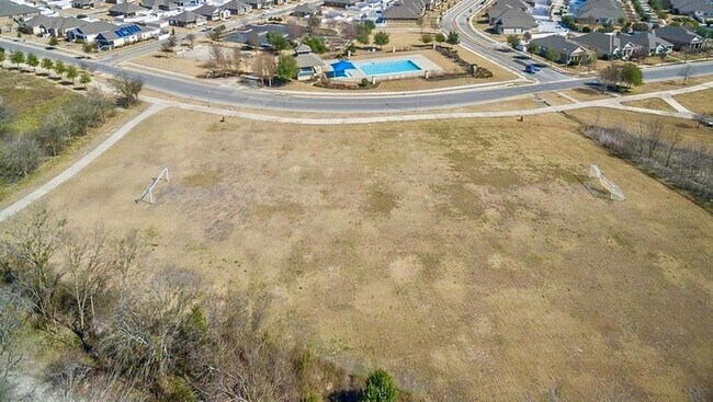 Building Photo - 417 Katmai Cir