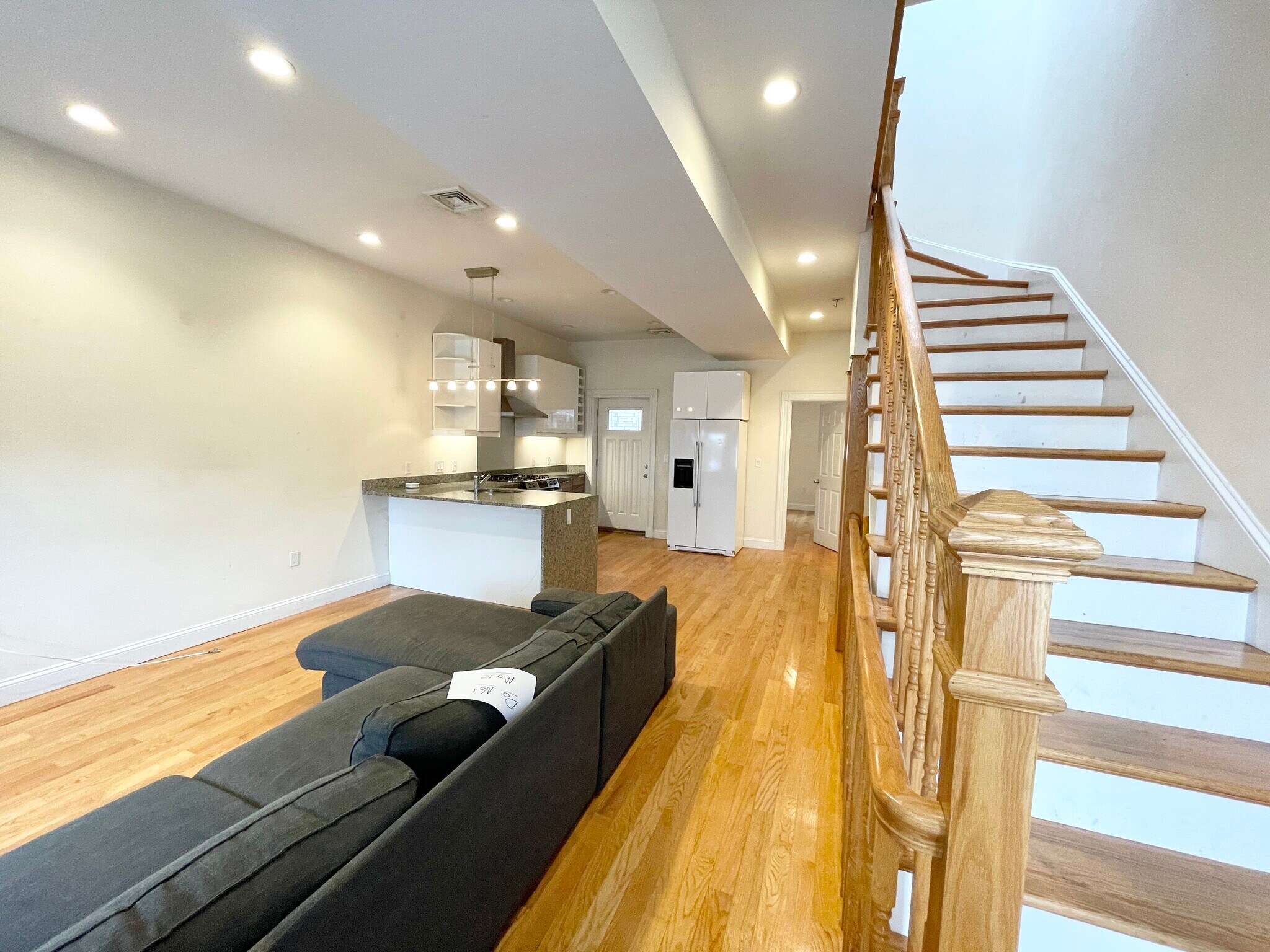 Building Photo - 98 L St