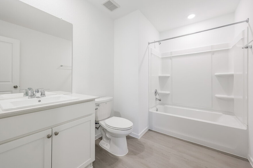 Building Photo - 325 Woodland Hills Dr