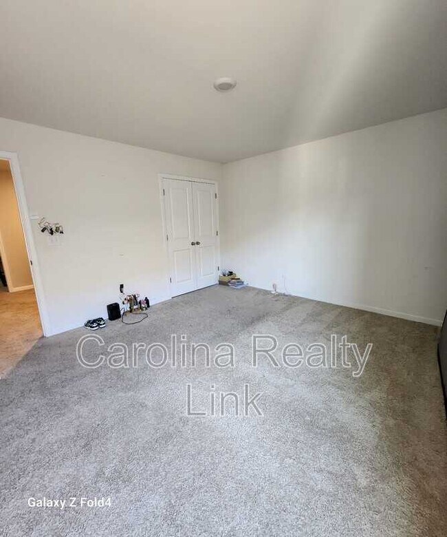Building Photo - 714 Xander Dr