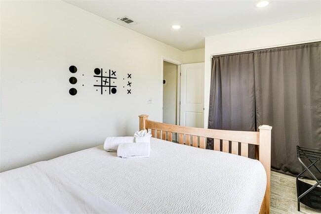 Building Photo - 3022 W Frierson Ave