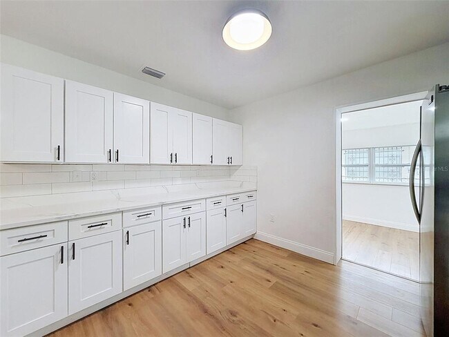 Building Photo - 3316 W Nassau St