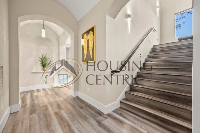 Building Photo - Breathtaking Luxury Custom Rental in Guard Gated Serrano Golf Community!!