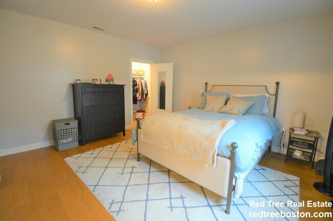 Building Photo - 4 North Crescent Circuit