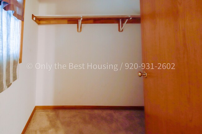 Building Photo - 611 E Burnett St