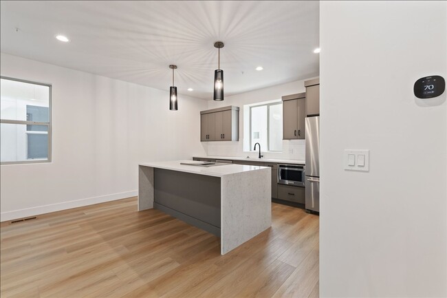 Building Photo - Modern, New 3-Story Boise Bench Townhome with Garage in a Prime Location