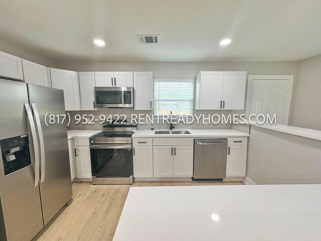 Building Photo - 607 Lake View Dr