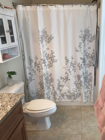 Building Photo - 7571 Villa Ct