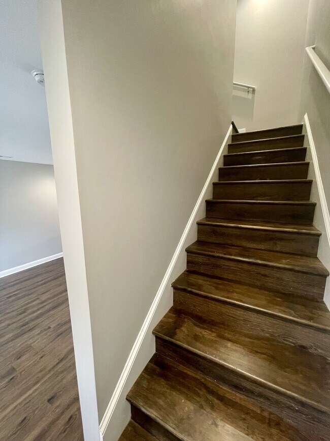 Building Photo - 1 Emanuel Ct