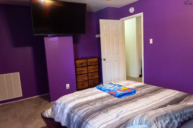 Building Photo - 4617 Sierra Madre Dr