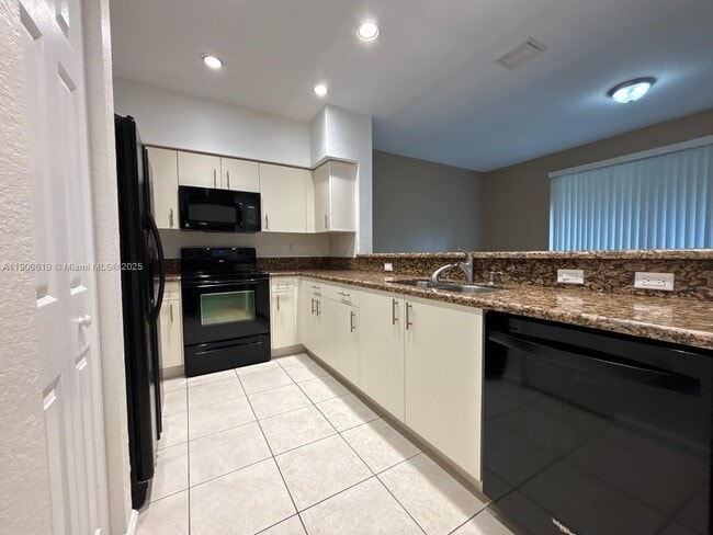 Building Photo - 8354 SW 29th St