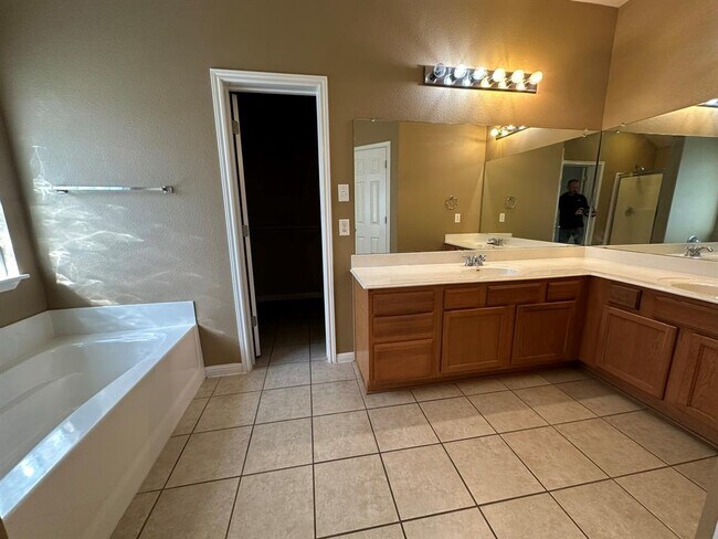 Building Photo - 1604 Teal Trail