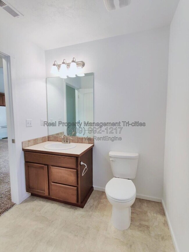 Building Photo - 5825 Sidon Ln