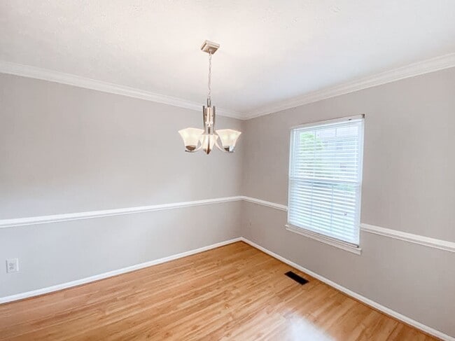 Building Photo - Fantastic 4 Bedroom 3.5 Bathroom Colonial ...