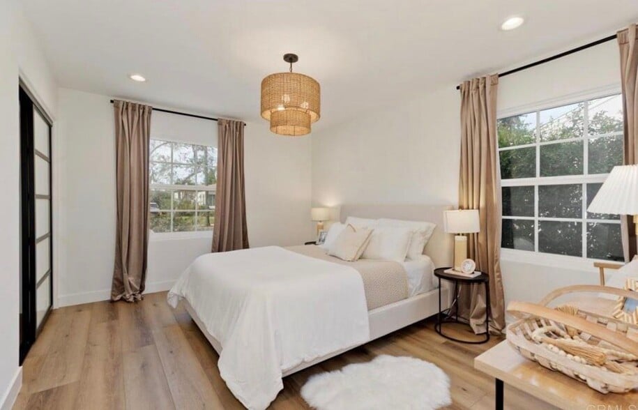 Building Photo - 4657 Lenore Dr