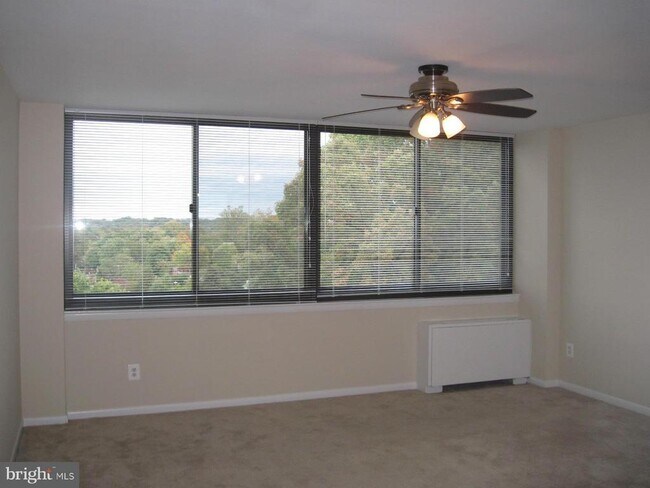 Building Photo - 600 Roosevelt Blvd