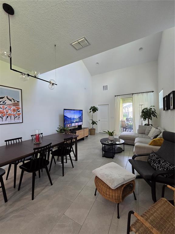 Building Photo - 14162 Damselfly Dr