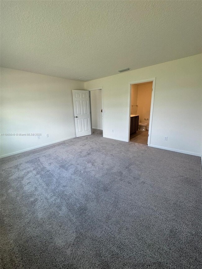 Building Photo - 55 Signet Cir