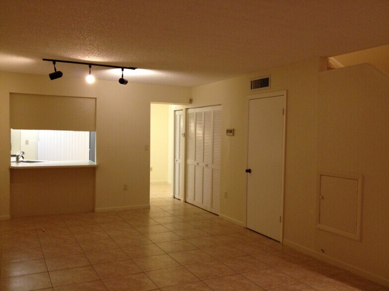 Building Photo - 7799 SW 102nd Ln